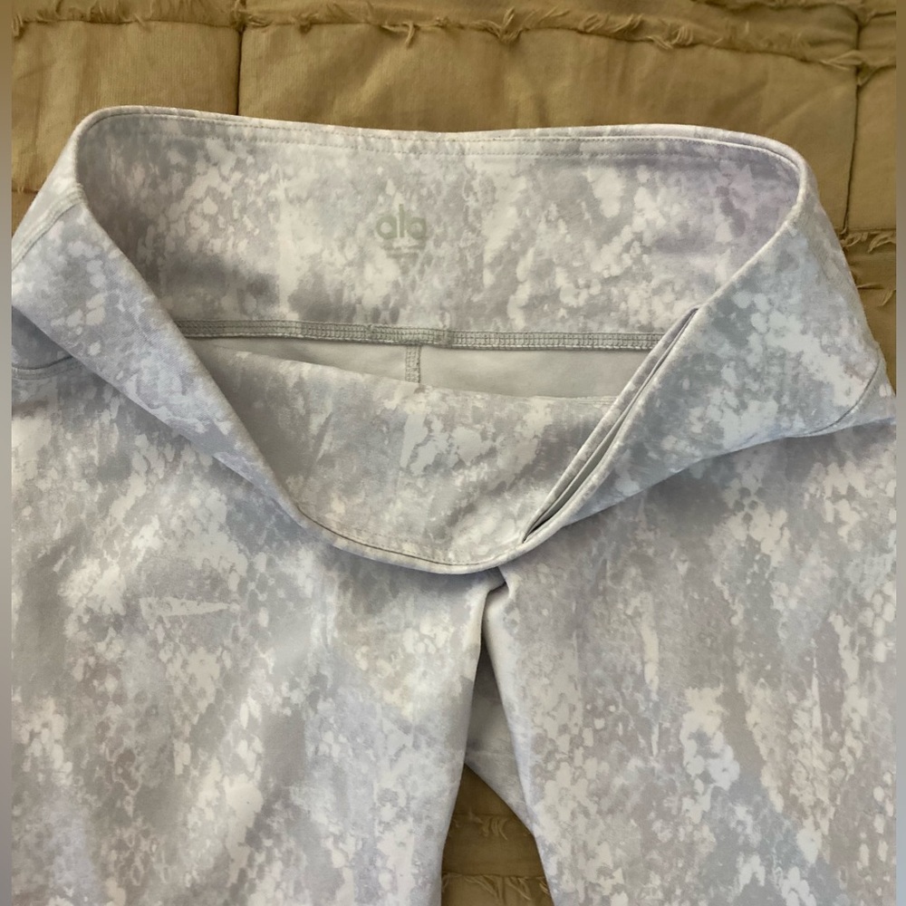 Alo Yoga | Vapor Python Airbrush Leggings NWOT - Picture 3 of 15